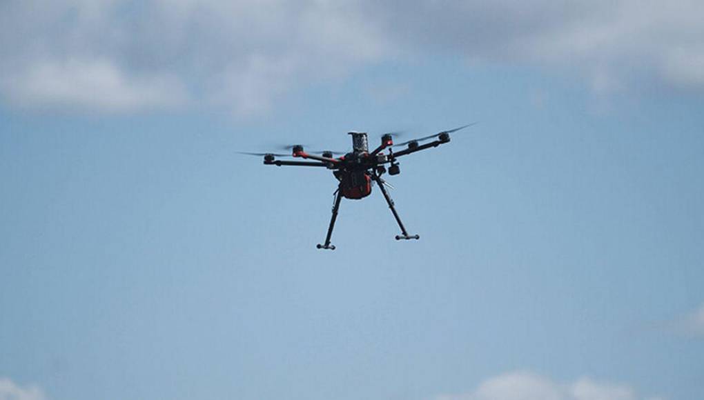 Dron equipado con desfibrilador salva la vida de un hombre que sufría un ataque cardíaco