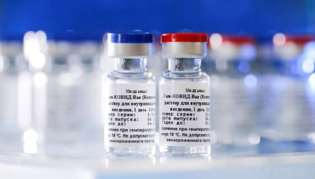 La vacunación masiva en Rusia contra la COVID-19 comenzará en un mes