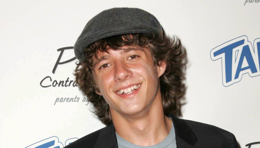 “Una vez más, mi confianza fue traicionada y mi propia imagen fue aplastada. Lo denuncié a la agencia y desde entonces lo despidieron, aunque todavía está activo en la industria. Esta experiencia provocó que me alejara de Los Ángeles y pusiera fin a mi búsqueda de la actuación”, señaló en un posteó en Instagram.