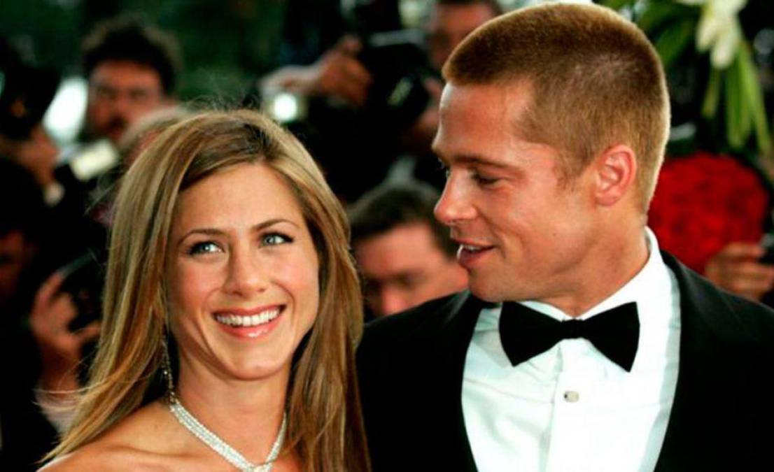 Según la fuente, la actriz de ‘Friends’ le estaría exigiendo 100 millones de dólares a Brad Pitt pues siente que nunca tuvo el reconocimiento de su colaboración en la creación de la compañía productora.