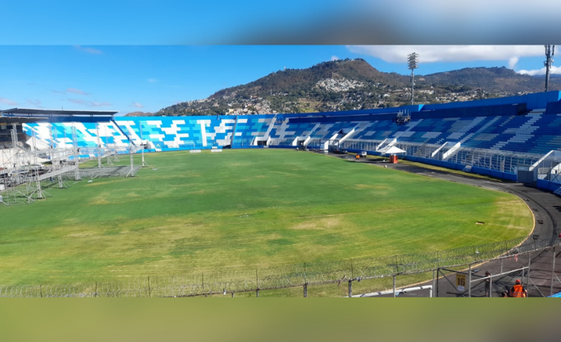 El Estadio Nacional se ha vestido de azul turqueza, blanco y azul profundo para la envestidura presidencial de Xiomara Castro.