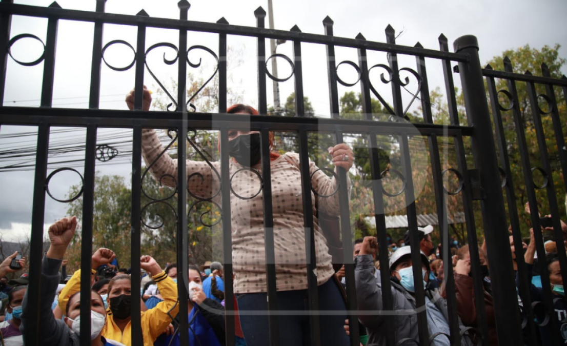 “JOH no está solo” , decían los protestantes.