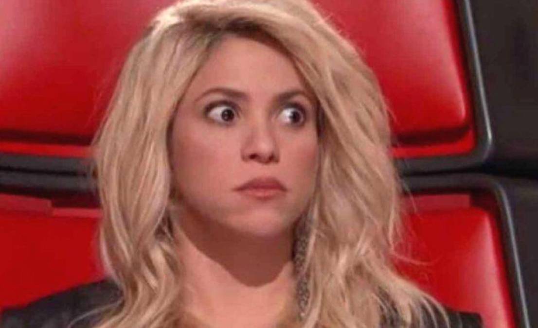 La cantante Shakira podría haber abandonado a un joven que dice ser su hijo cuando apenas era pequeño y él le exige un reencuentro.