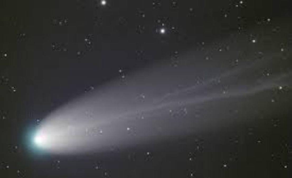 Según los expertos, este cometa proviene de la llamada nube Oort, ubicada en las zonas exteriores del Sistema Solar, desde un área tan lejana que ha estado viajando y acercándose durante los últimos 3 millones de años.