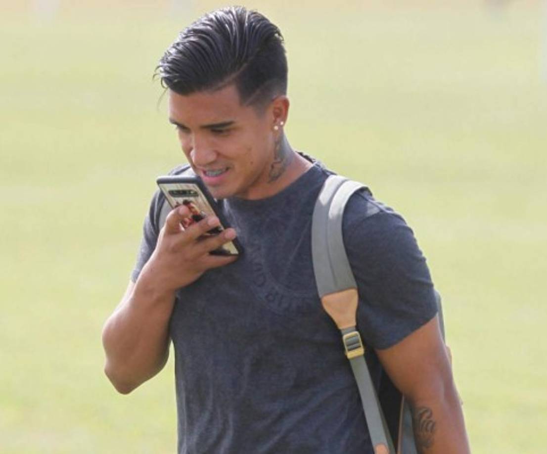 Michaell Chirinos: El delantero hondureño jugará en el Vancouver Whitecaps de Canadá por lo que regresa al exterior. El club que juega en la MLS no clasificará a los playoffs, por lo que el atacante podría volver al Olimpia en octubre.