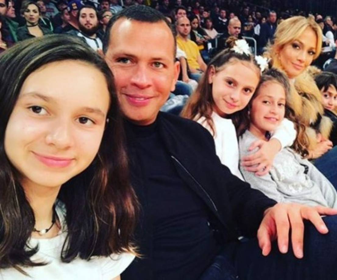 Para suerte de ambos sus hijos han aceptado muy bien la relación y entre ellos también existe una gran conexión. <br/><br/>“Siempre es impredecible cuando intentas unir dos familias con niños pequeños, pero hasta ahora todo va bien. Todos los niños pasaron tiempo juntos y todos se llevan bien “, dijo una fuente a la revista People.<br/><br/>