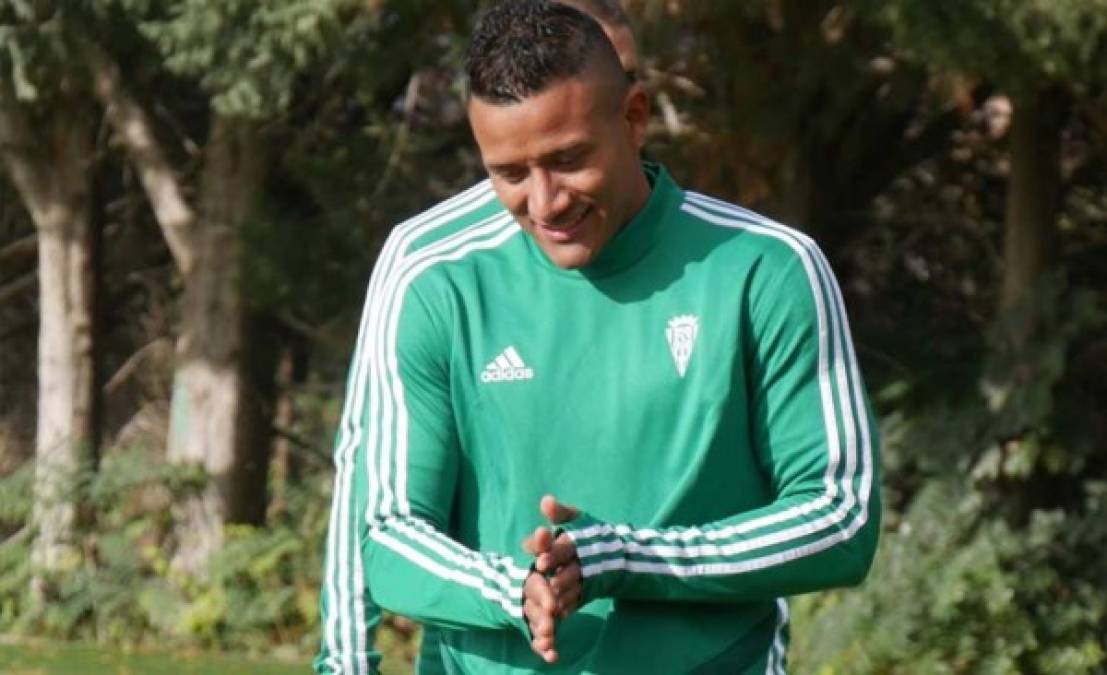 Luis Garrido: El mediocampista hondureño no entra en los planes del Córdoba de España por lo que el volante tendrá que buscar otro equipo. Por ahora el futbolista se encuentra en Honduras.