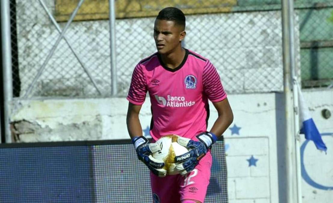Olimpia también confirmó que el portero Ariel Valladares, de 22 años, saldrá cedido Club Atlético Independiente de Siguatepeque. No ha podido debutar en la Liga Nacional con los merengues.