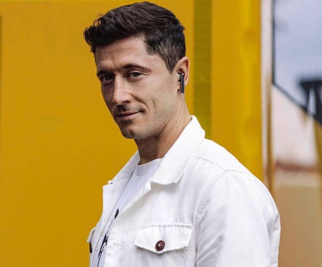 Robert Lewandowski y su esposa beben jugo de remolacha con canela. 