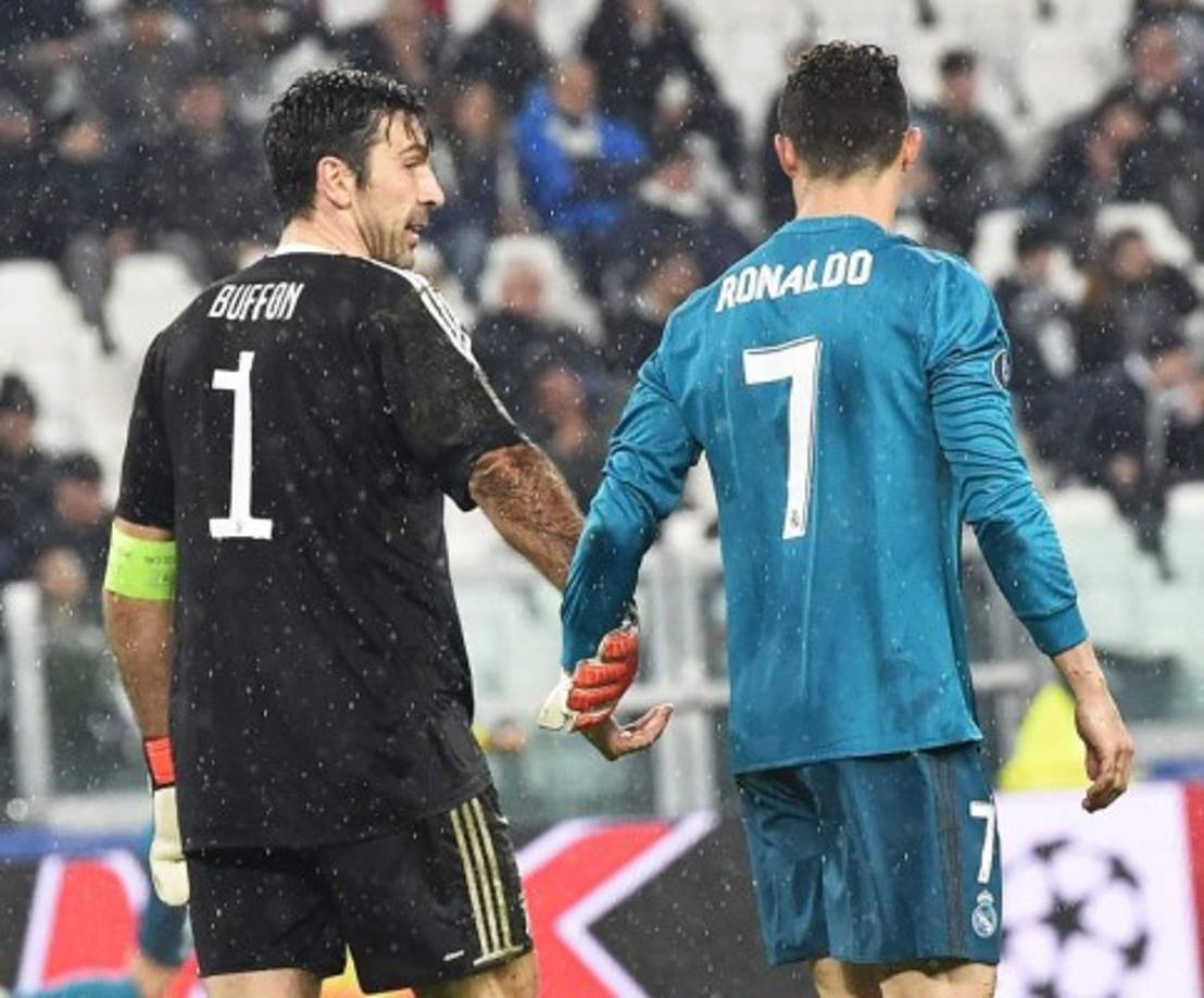 El portero italiano Buffon aceptó la gran superioridad del Real Madrid e inclusive fue a felicitar a Cristiano Ronaldo tras el final del juego.
