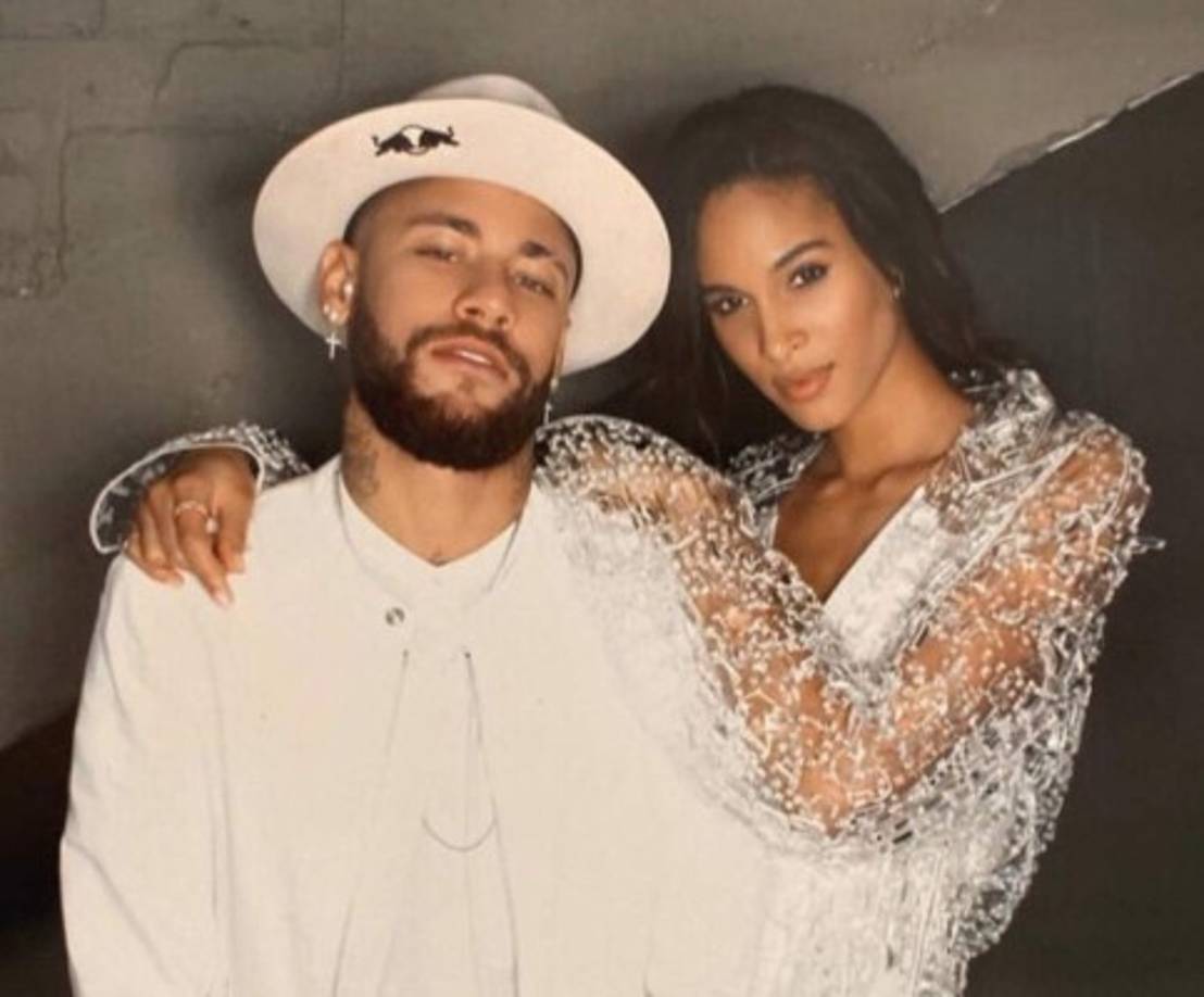 Neymar celebró una fiesta blanca por su 28 cumpleaños en el YOYO (Palais de Tokyo) de París acompañado por su familia, sus compañeros del PSG, WAG's, famosos .