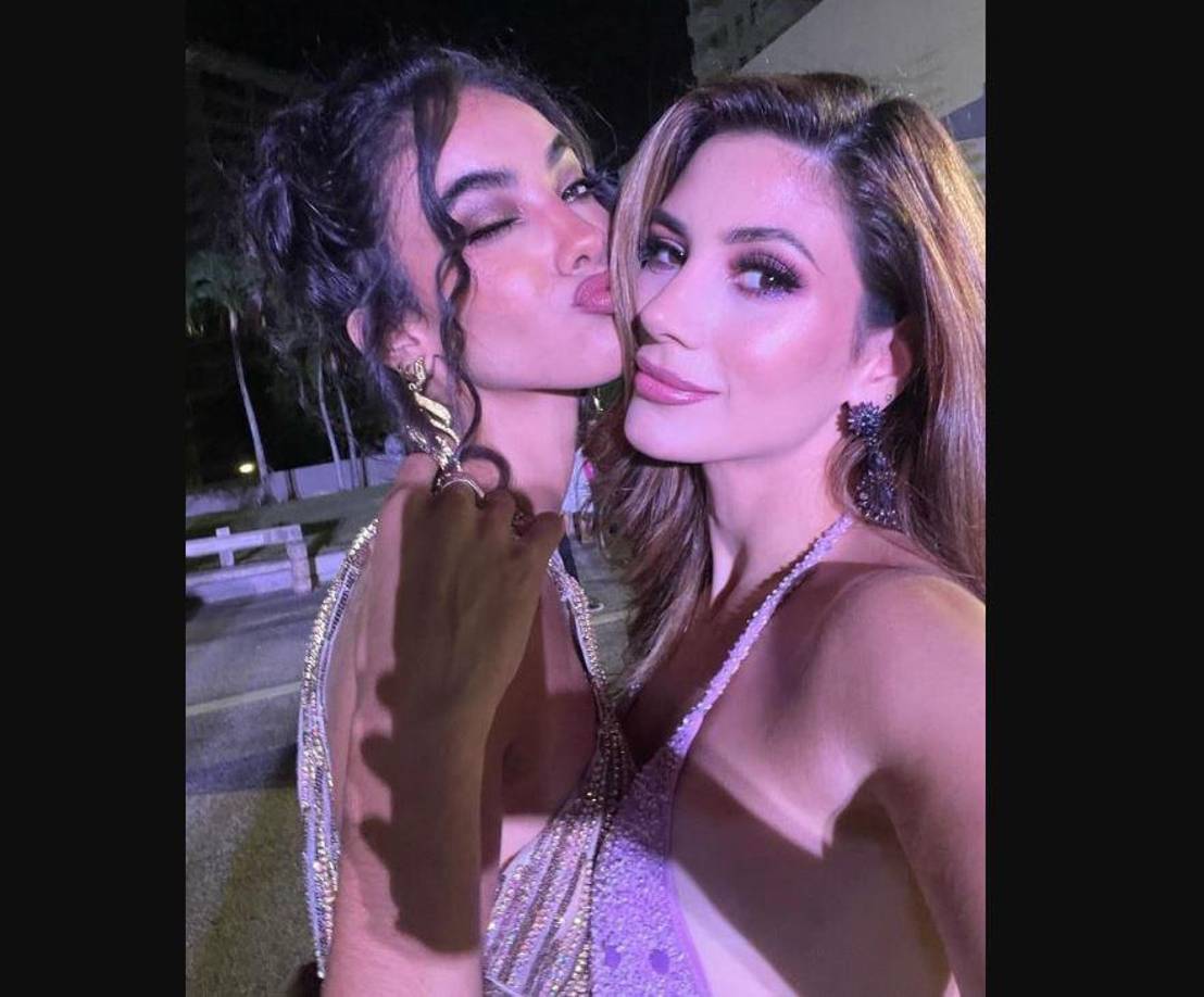 ¿Quiénes son las chicas? Mariana Varela (derecha) tiene 26 años, nació en Buenos Aires y fue reconocida como Miss Argentina en 2019, pero no tuvo éxito en Miss Universo, donde no logró ingresar al top 20. En el Miss Grand International de 2020 logró el sexto puesto de entre las 63 competidoras. 