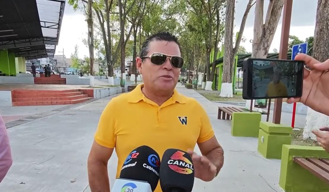 Hondureño llena de grafiti un parque, lo sube a redes; su papá lo entrega a las autoridades