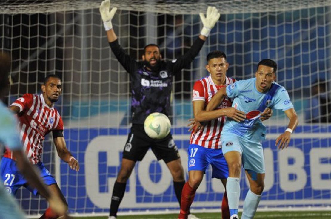 Edrick Menjívar es la figura de la final de ida Motagua vs Olimpia.