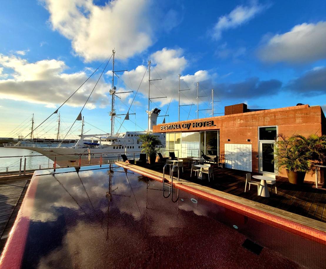 Pestana CR7 Lifestyle Hotels, acuerdo entre la cadena hotelera liderada por Dionisio Pestana y el jugador del Manchester United, va camino de cumplir seis años y ya tiene establecimientos en varios países del mundo