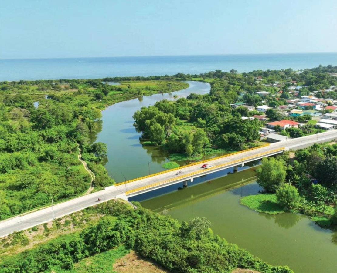 La calle 8 es una obra soñada por los ceibeños como una segunda entrada a la ciudad. Dicho proyecto fue bandera de campaña de muchos políticos.