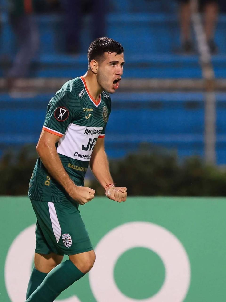 El grito eufórico de Nicolás Messiniti tras su gol que empató el partido ante Alianza.