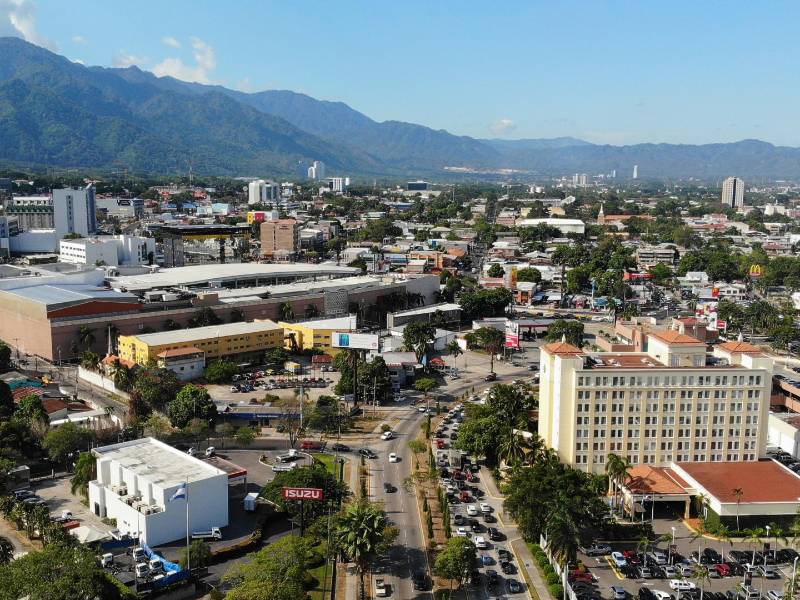 San Pedro Sula cuenta con más de 175 hoteles y más de 3,573 habitaciones.