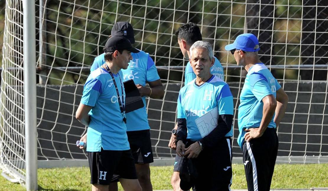 Reinaldo Rueda no contará con Denil Maldonado, Choco Lozano, Menj<b>í</b>var y Rosales para el duelo ante Costa Rica.