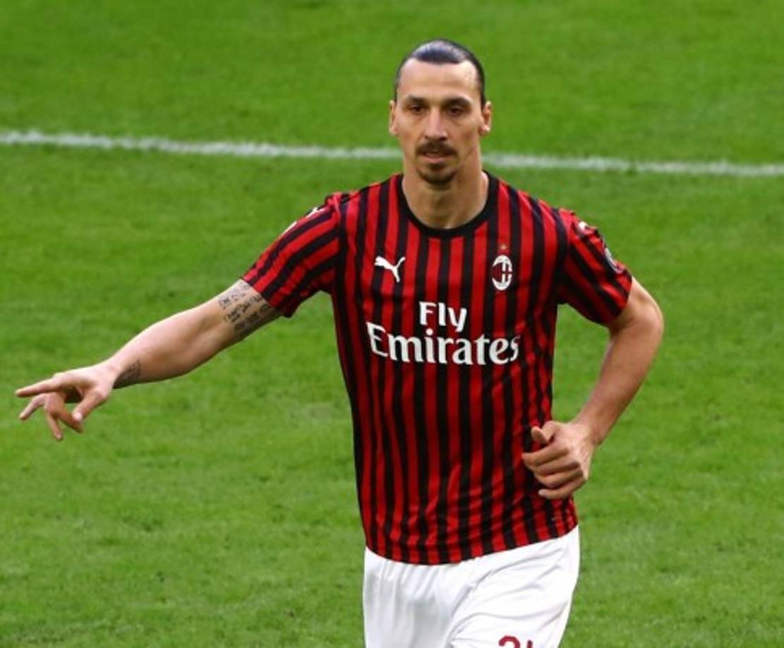 Zlatan Ibrahimovic - Aseguran desde Italia que el sueco no prorrogará su estancia en Milan. Ibra está muy enfadado porque el club rossonero haya decidido relevar de la Dirección Deportiva a Zvonimir Boban, amigo personal suyo. Y el futuro del delantero de 38 añoñs podría estar junto a otros dos viejos conocidos suyos: Galliani y Berlusoni, dueños del Monza, club que la próxima temporada militará en la Serie B.