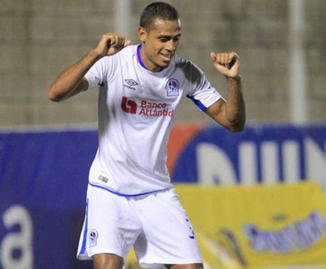 Eddie Hernández: El delantero no se presentó en el regreso a los entrenamientos del Olimpia y se menciona que podría salir del cuadro olimpista. Al parecer cuenta con ofertas del exterior, se menciona a Arabia Saudita como su posible destino.