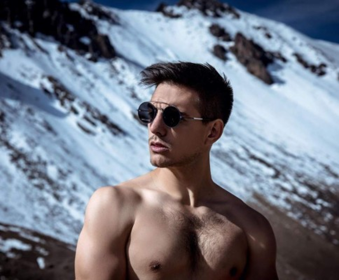 Vadhir tiene más de 4.8 millones de seguidores en Instagram y se le denomina 'el guapo' de la familia Derbez'. Y su madre, pues conócela aquí: