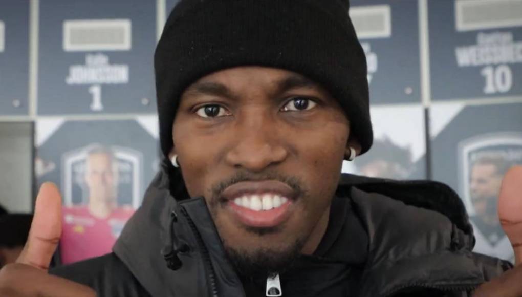 La cara de felicidad de Alberth Elis tras su visita a sus compañeros del Burdeos. Afirma que está muy bien.