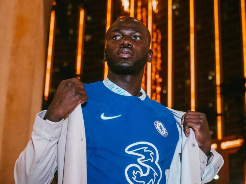 Kalidou Koulibaly es nuevo jugador del Chelsea.