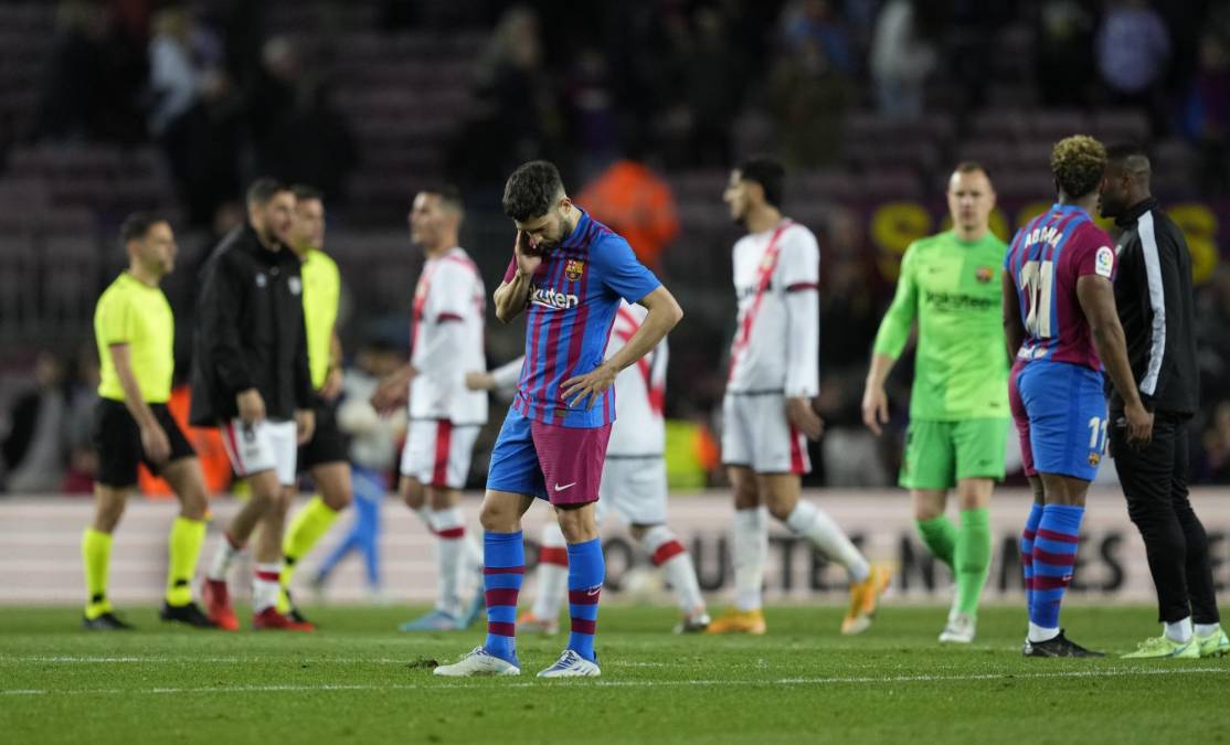 En El Chiringuito han informado que tras el final del juego Xavi castigó a los jugadores del Barcelona ya que los hizo entrenar en el Camp Nou tras la derrota ante Rayo. 