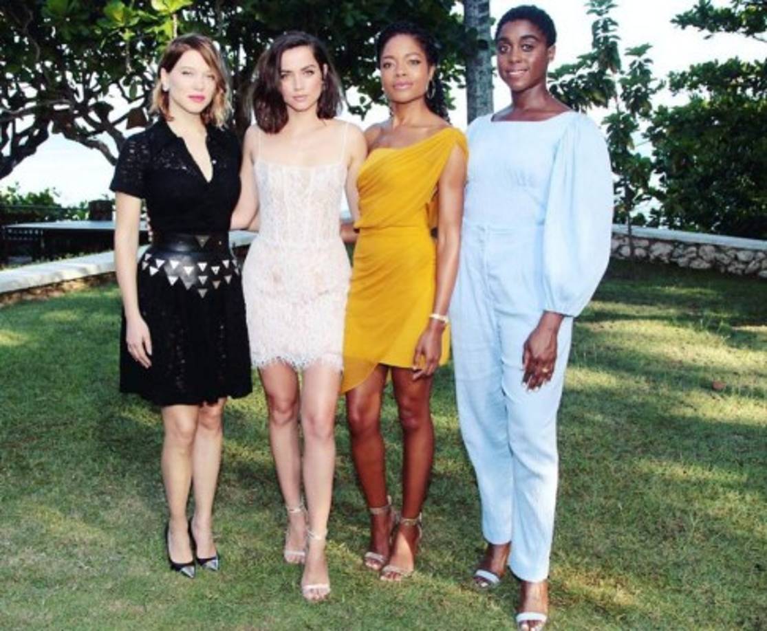 De Armas participó en la serie española que se llama «El internado» donde realizó el papel de Carolina Leal Solis, desde la temporada 1 hasta la temporada 6, cuando el personaje fallece.