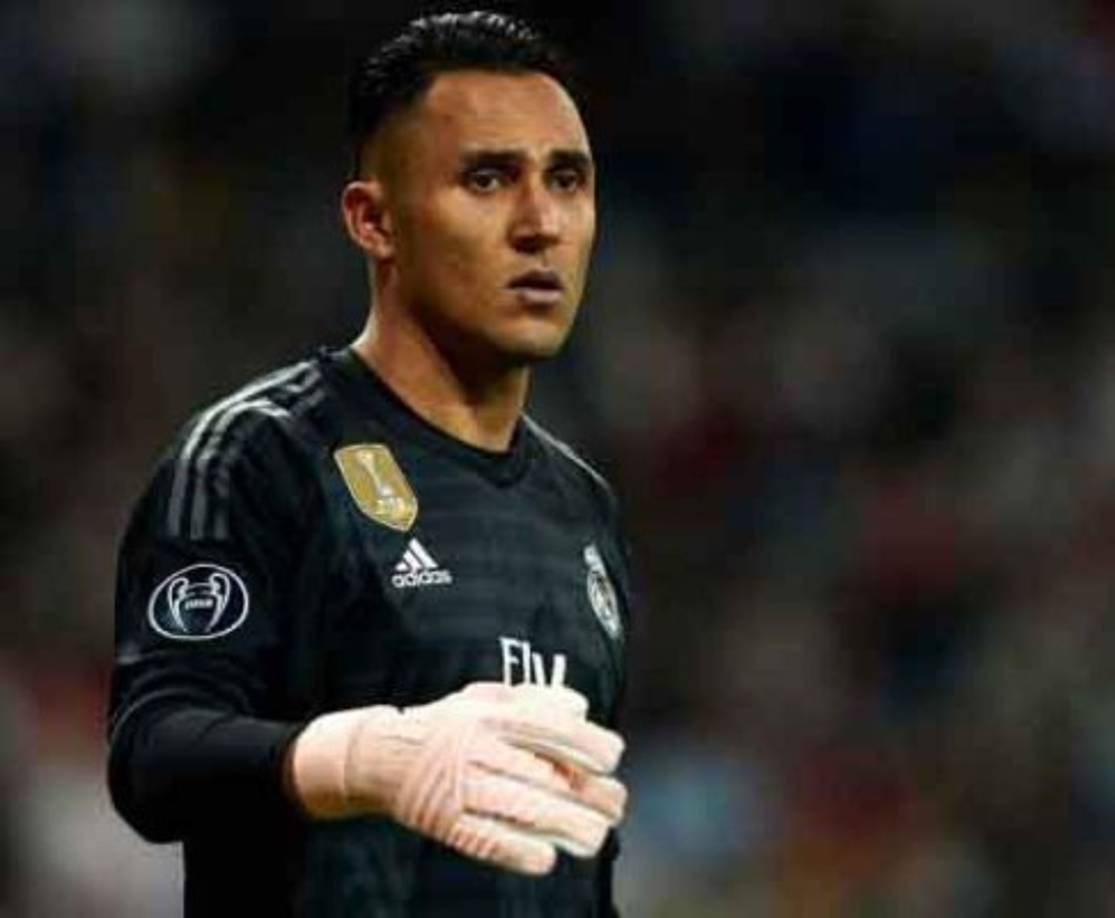 Keylor Navas: Según el portal Sport, Zinedine Zidane desearía que Keylor Navas se vaya, no porque no quiera que el tico esté en el club, sino porque ahora se tendrán que vivir momentos de incertidumbre e incomodidad en el vestidor del club blanco. Florentino Pérez es el que ha pedido que el tico no siga ya que desea que le den más juego a Courtois.