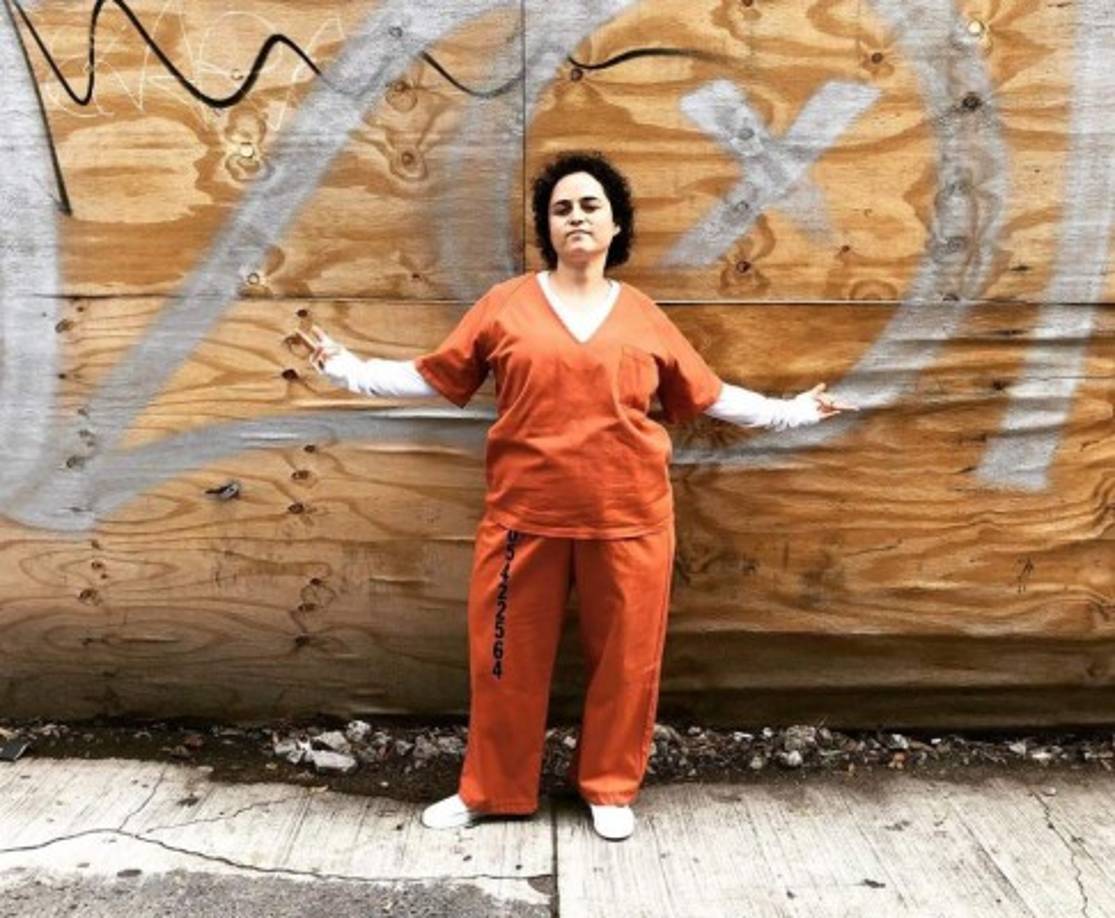 Telemundo aseguró en su comunicado, que la mini serie es también una radiografía de cómo funciona la mente manipuladora de la asesina Yolanda Saldívar, a quien Arrarás entrevistó en exclusiva.<br/><br/><br/>