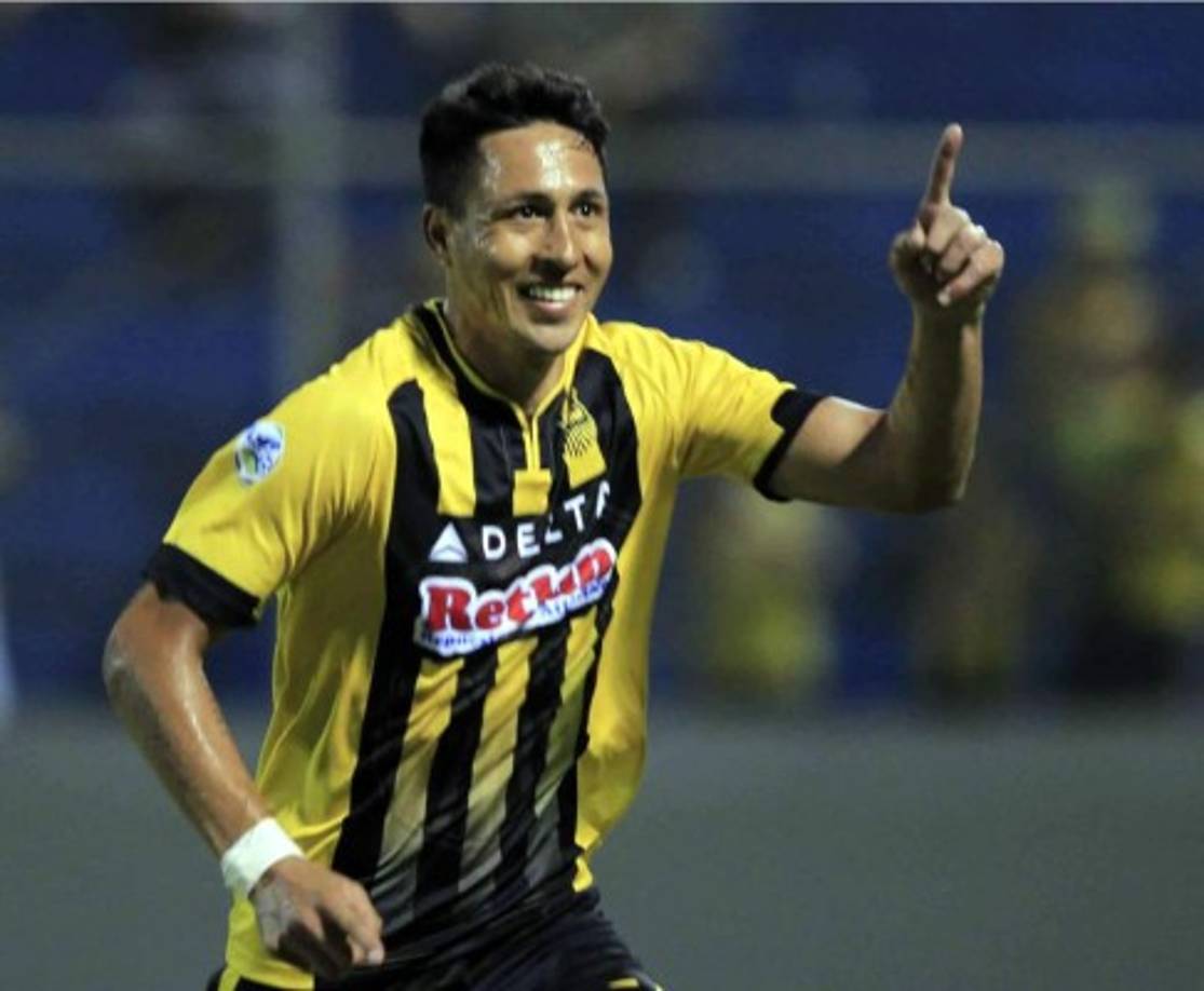 Domingo Zalazar ya tiene nuevo equipo tras salir del Real España. El delantero argentino ha fichado por el Comunicaciones de Guatemala.