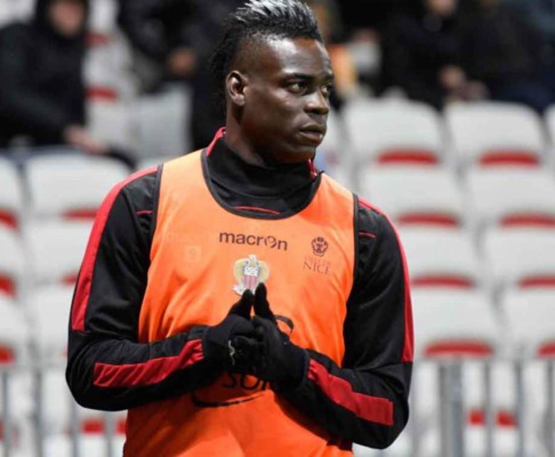 Balotelli: El delantero italiano podría seguir en Francia y lo quiere el Marsella.