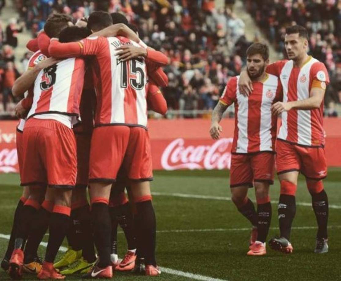 El Girona marcha en el puesto 10 tras 21 jornadas disputadas en la Liga de España por lo que no tiene problemas con la zona del descenso. Cuenta con 28 puntos.
