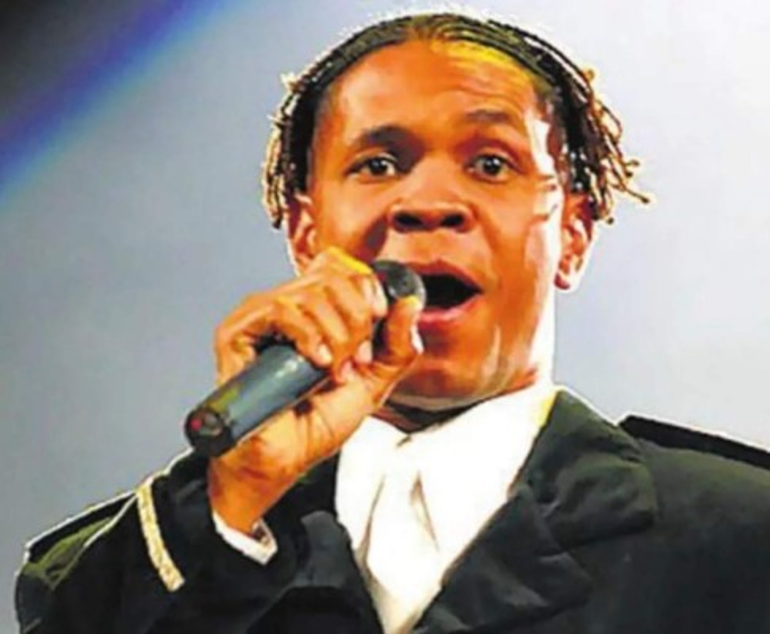 Franco cosechó una exitosa carrera artística de 17 años, 32 discos de oro, 17 de platino, 12 premios Lo Nuestro, 6 Billboard, un premio La Esperanza, 12 llaves de la ciudad, entre otras distinciones.