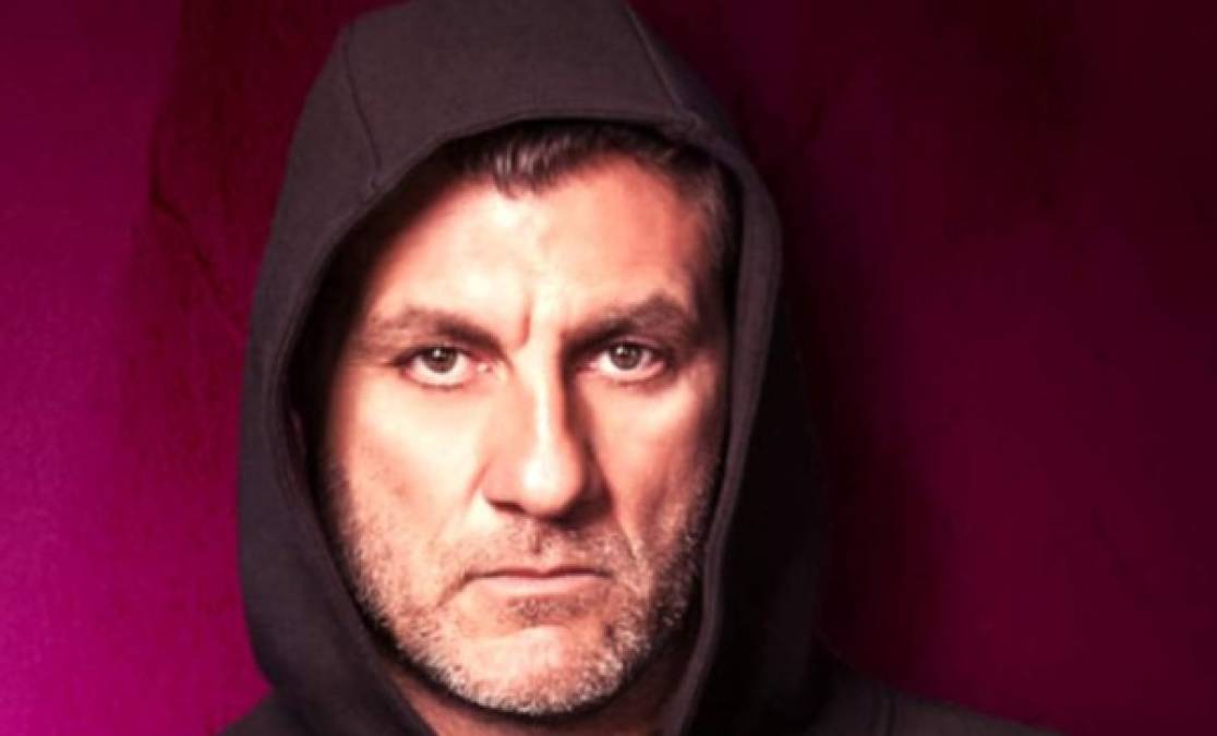 Vieri colgó las botas en el año 2009, se ha dedicado a todo tipo de cosas en las que ha ido de peor a mejor y acaba de sumar una nueva profesión en la que está triunfando: DJ.