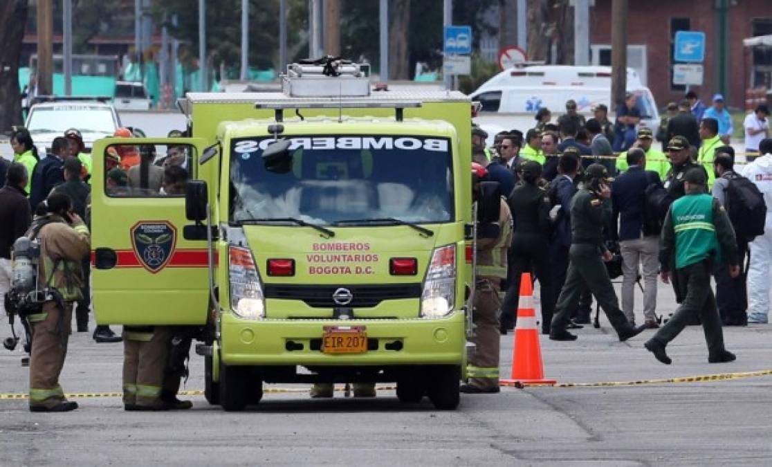 Diez personas perdieron la vida en el sur de Bogotá tras la explosión de un coche bomba en la Escuela de Cadetes de Policía.