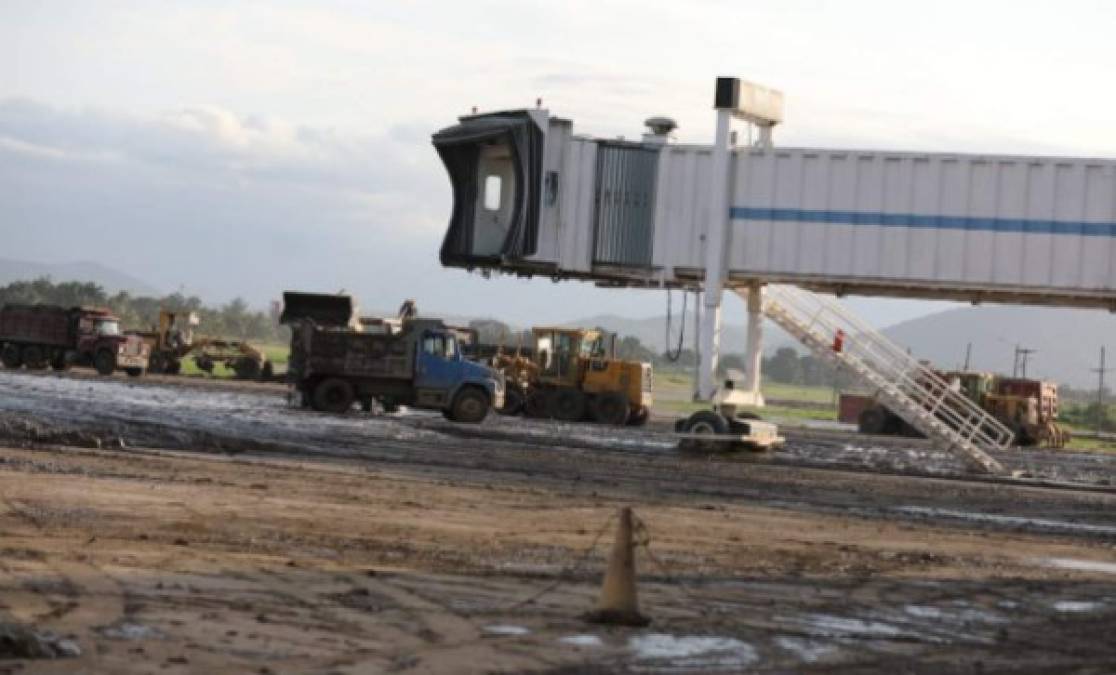 El aeropuerto sampedrano quedó muy dañado por las inundaciones provocadas por las tormentas Iota y Eta.