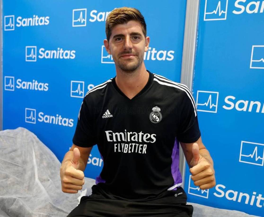 El portero belga, Courtois, debería haber estado en el grupo de jugadores que se incorpora el día 14, pero unos problemas en el pubis le impidieron estar con su selección en junio, por lo que se ha unido ya a su club.