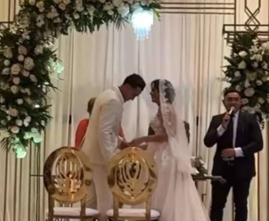 Momento en donde Ángel Tejeda y Andrea se daban el sí. 