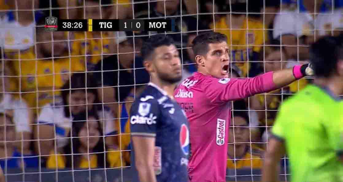 Jonathan Rougier se luce con grandes atajadas en el Tigres - Motagua