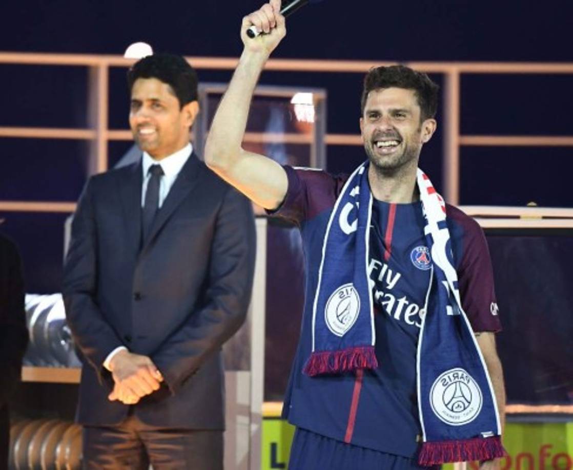 Thiago Motta: Dice adiós tras casi dos décadas dedicadas al fútbol. Luego de seis temporadas defendiendo la camiseta del PSG , el volante brasileño nacionalizado italiano decidió dar un paso al costado, para así empezar un nuevo camino en el fútbol, pero esta vez como entrenador.