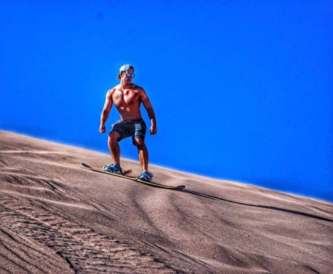 Lambda García nació el 7 de enero de 1987 y un actor mexicano de televisión y teatro.