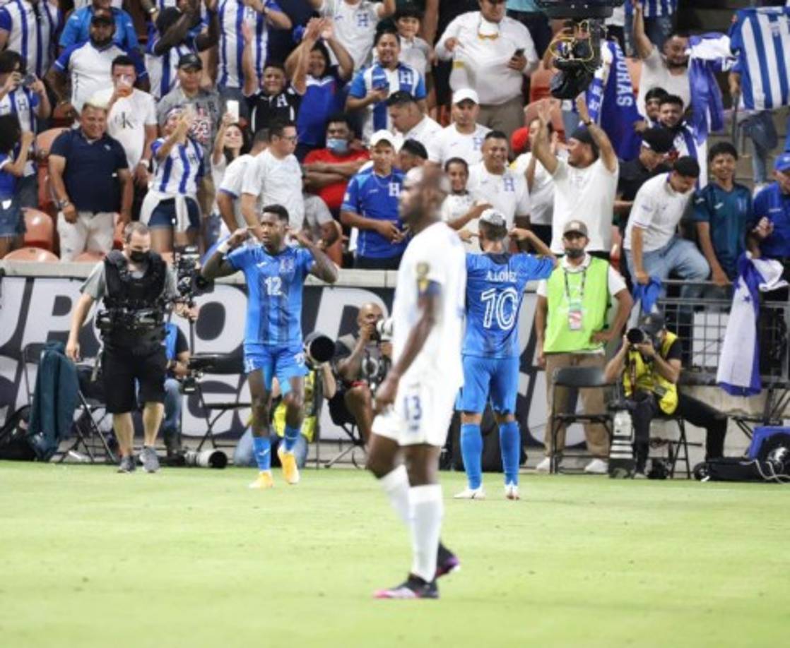 Romell Quioto marcó un doblete en la victoria de la H ante Panamá y su actuación inmediatamente ha sido destacada a nivel internacional. A continuación te mostramos lo que se dice del atacante hondureño.