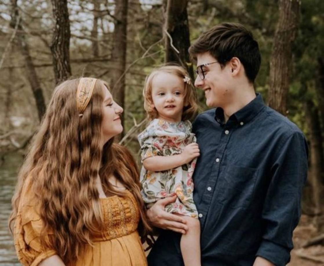 'Era un esposo increíble y el mejor padre que esas chicas jamás hubieran pedido. Me entristece profundamente que nunca lleguen a conocerlo realmente', escribió su esposa Camryn en Instagram.