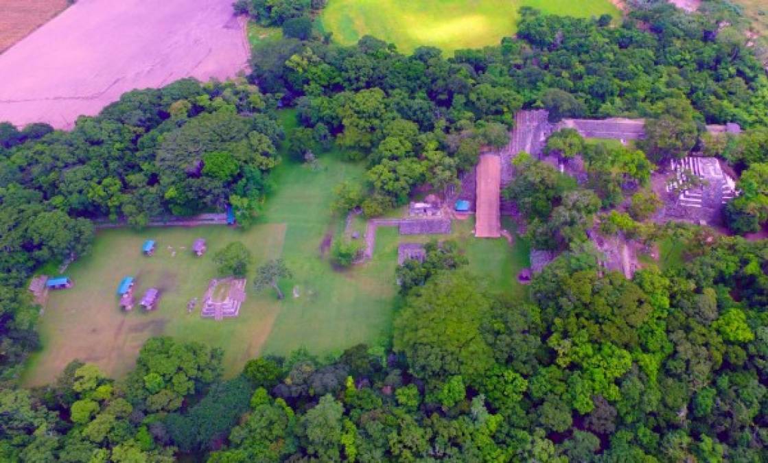 Las ruinas Mayas de Copán se encuentran ubicadas estratégicamente en el corazón del valle de Copán. En el año de 1980 fue declarado Sitio de Patrimonio Mundial por la UNESCO, y considerado por guías y arqueólogos como el París de su época, el parque arqueológico de Copán Ruinas.