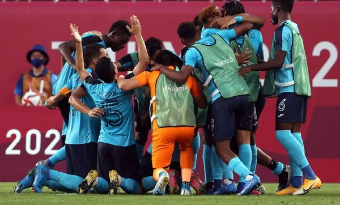 Más unidos que nunca. Así fue la celebración de los jugadores hondureños.