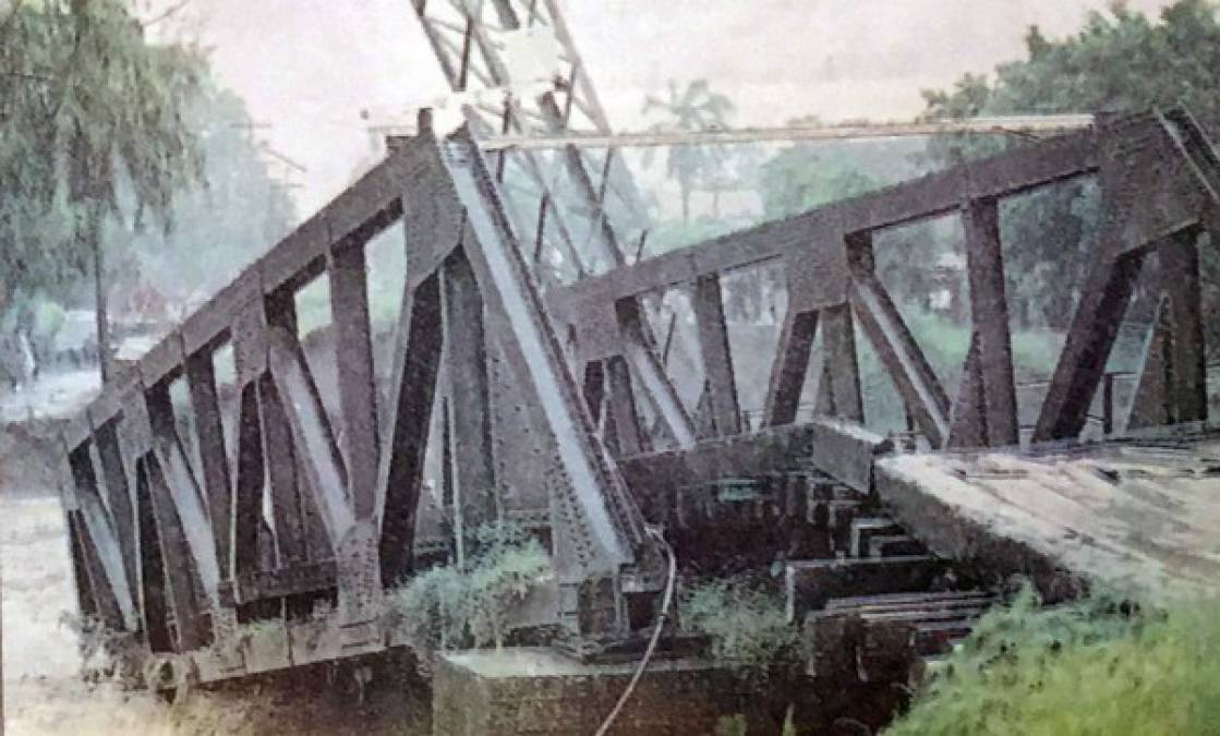 Muchos puentes se cayeron tras la fatídica tormenta.