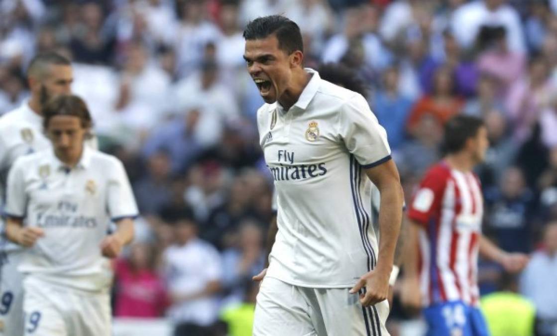 El defensa portugués Pepe se ganó la antipatía del barcelonismo por su amor, entrega y alguna veces excesivo uso de la fuerza en pro de Real Madrid. En el 2017 se fue entre lágrimas y resentido por la forma en que salió del equipo de sus amores.